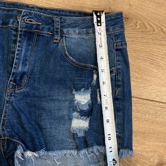NWT Women’s Denim Jean Shorts Fray Bottoms Stretch Size Large - Picture 6 of 10